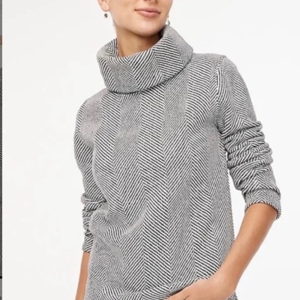 J Crew Preppy Funnelneck Pullover Herringbone Ivory Size Large